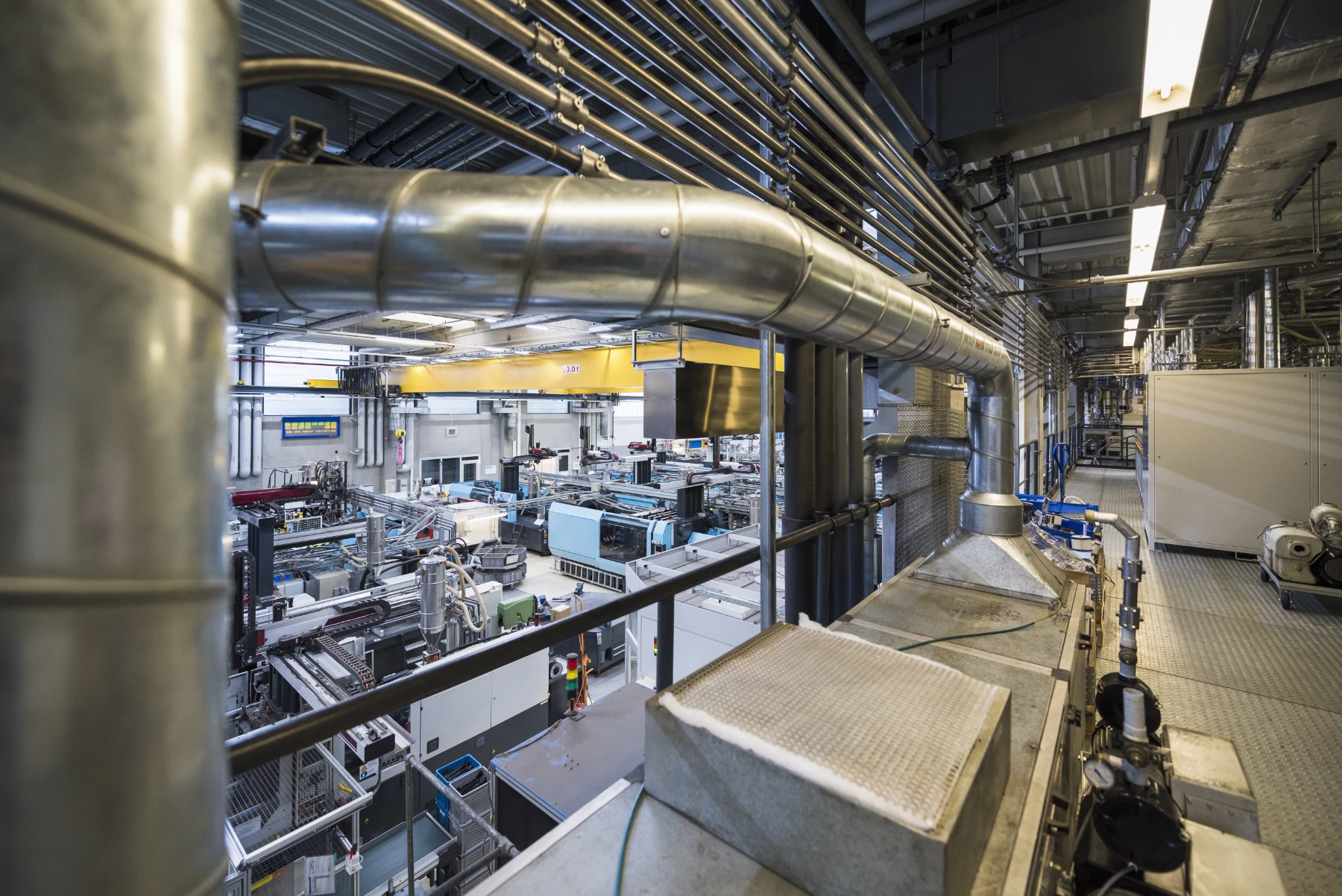 Factory shop floor, molding section Factory shop floor, molding section